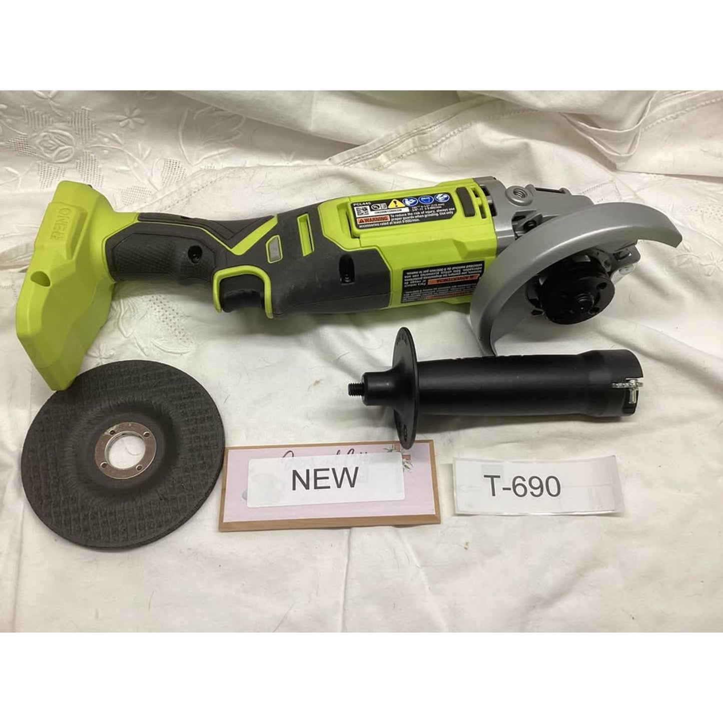 Ryobi ONE+ 18V 4-1/2 in. Angle Grinder PCL445 T-690