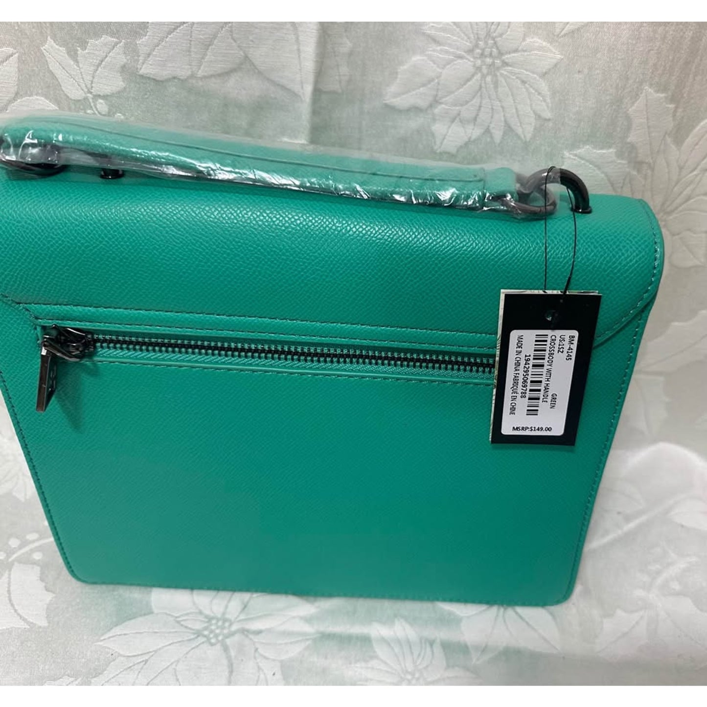 NEW Badgley Mischka Green Crossbody with Handle. B132