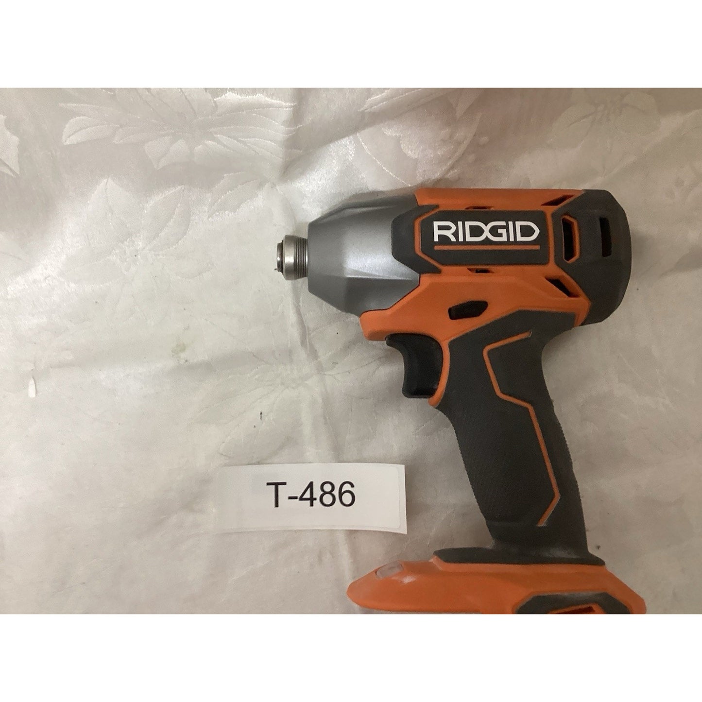 RIDGID R86002B - 18V Lithium-Ion Cordless 1/4-inch Impact Driver T-486