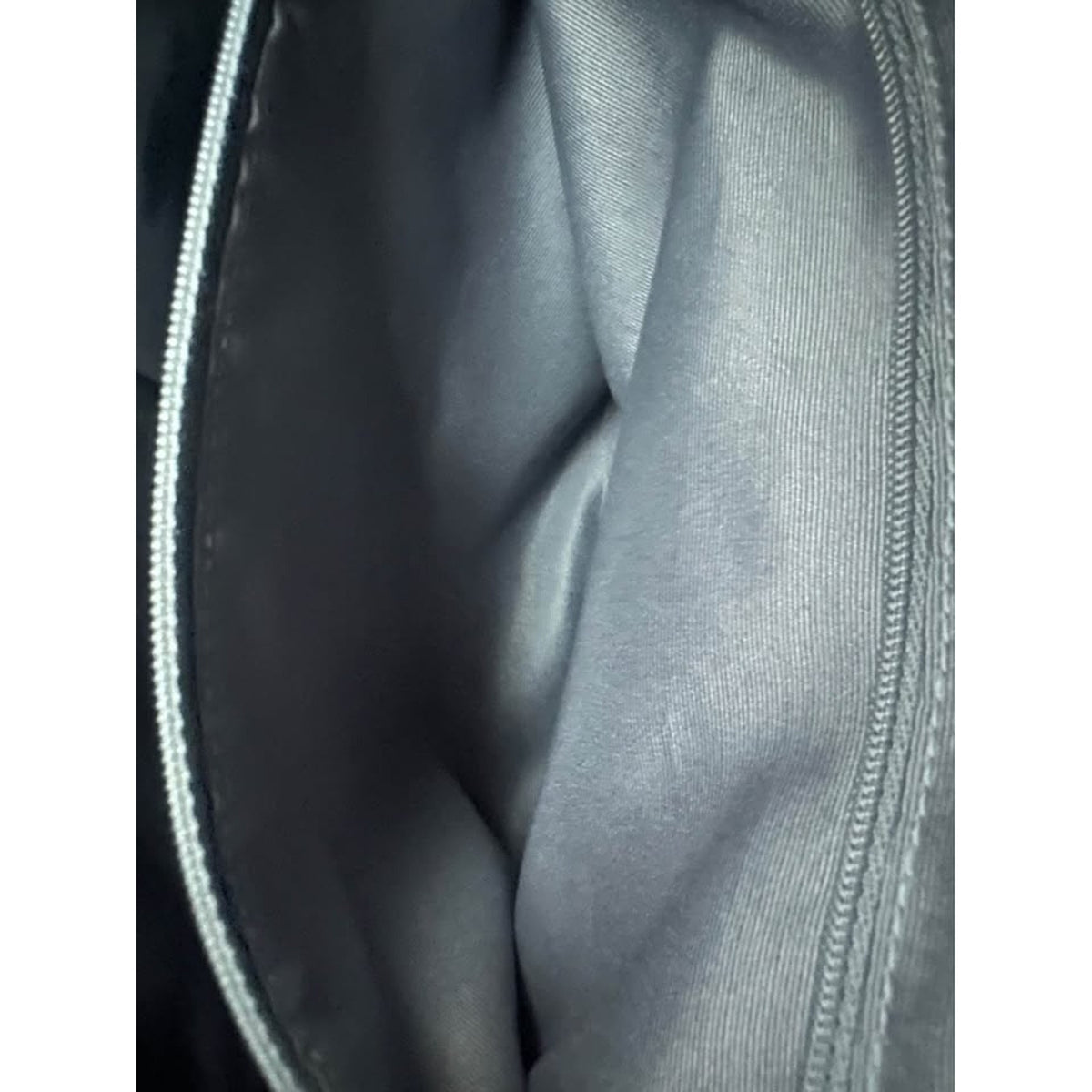 Prelov Coach BlCK Leat Shou Bag F13764. Very good cond B295.