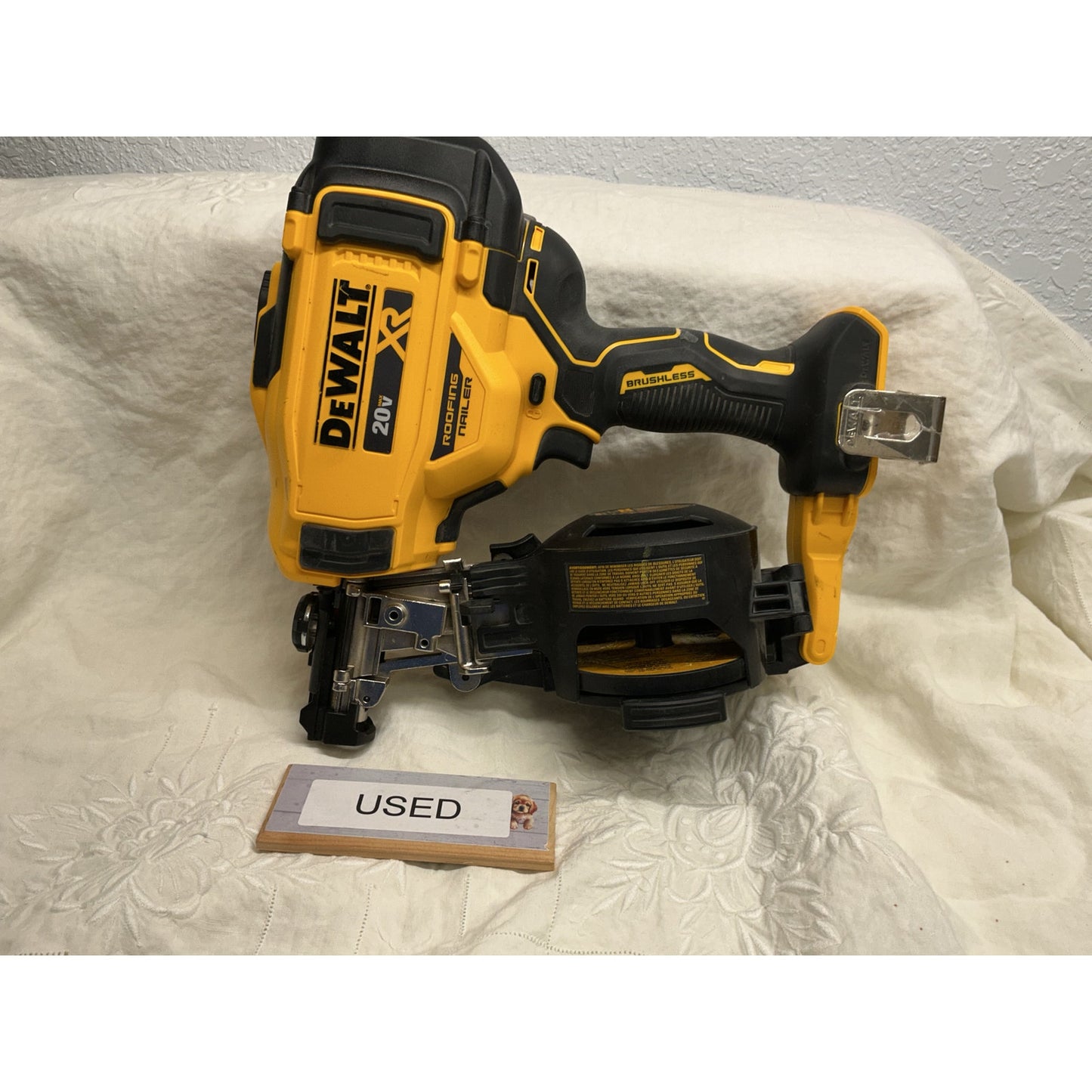 DEWALT 20V MAX 15-Degree Electric Cordless Roofing Nailer (Tool Only) P-106