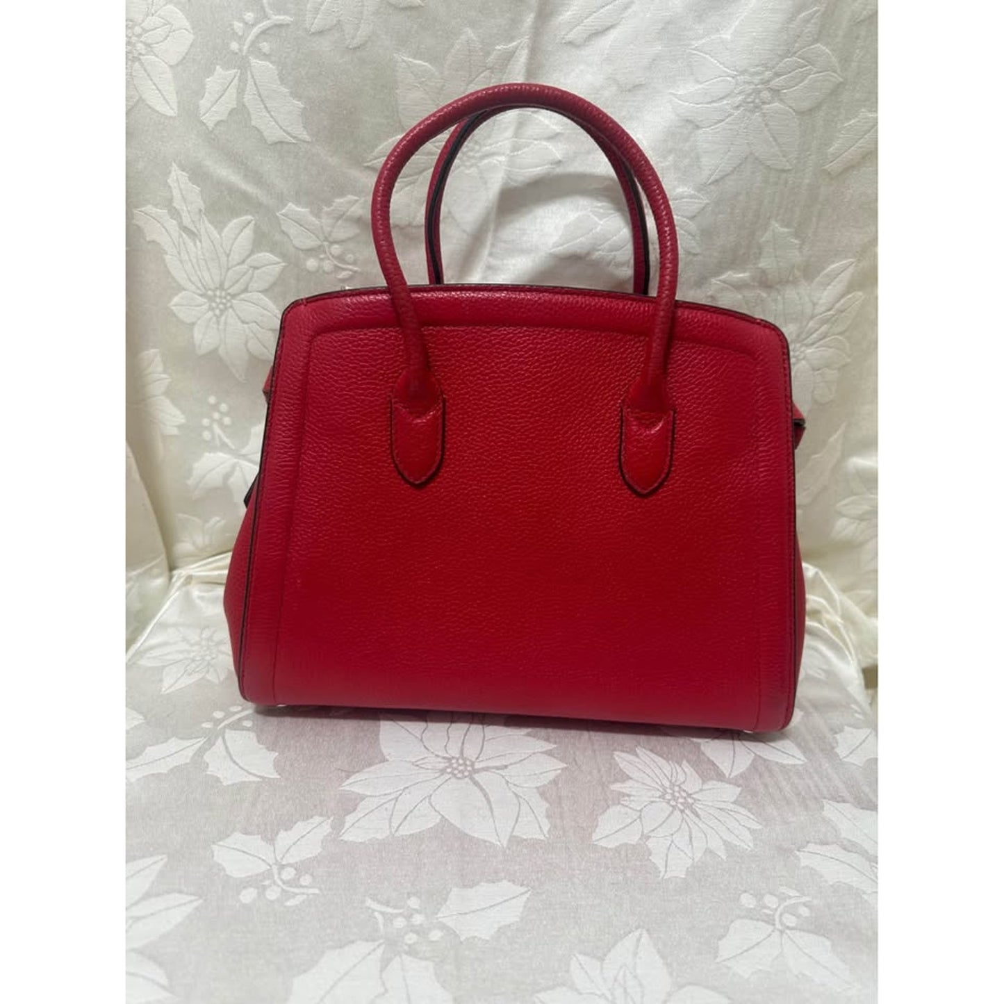 New Kate Spade New York Red Pebbled Leather Handbag. B-284
