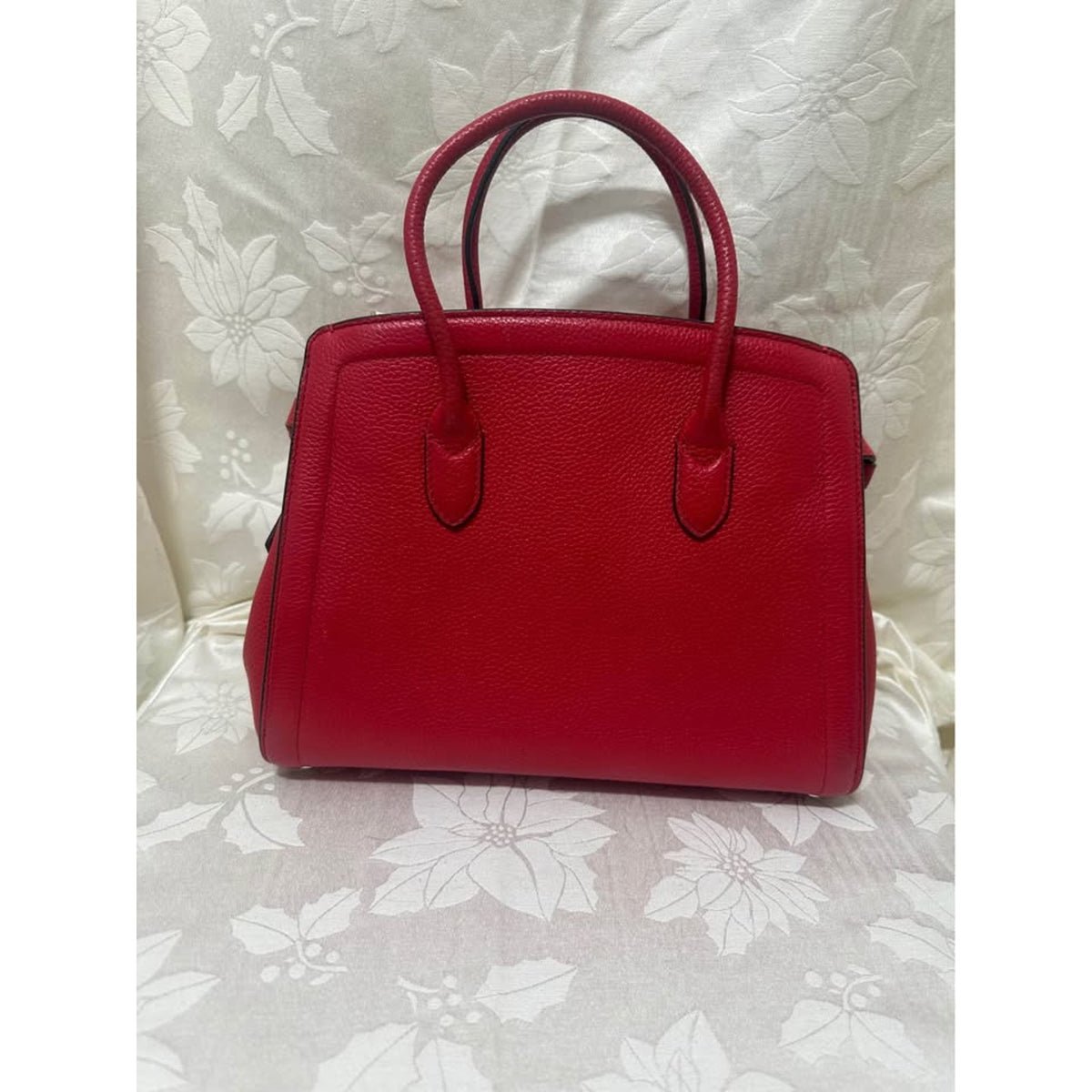 New Kate Spade New York Red Pebbled Leather Handbag. B-284