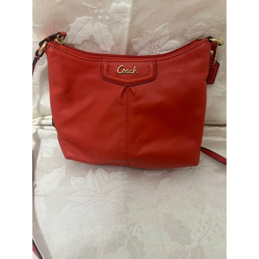 Pre-loved Coach Red Leath Crossbody bag Very good cond B-289