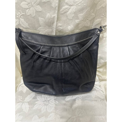 Prelov Coach BlCK Leat Shou Bag F13764. Very good cond B295.