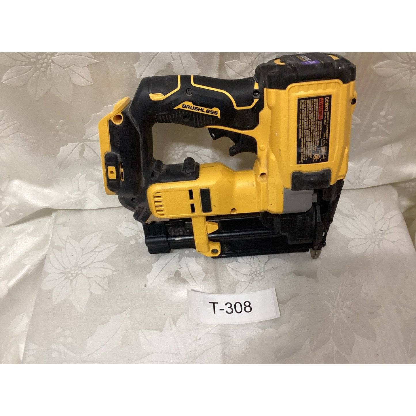 DEWALT DCN623 20V Cordless 23 Gauge Nail Gun Brushless Yellow/Black T-308