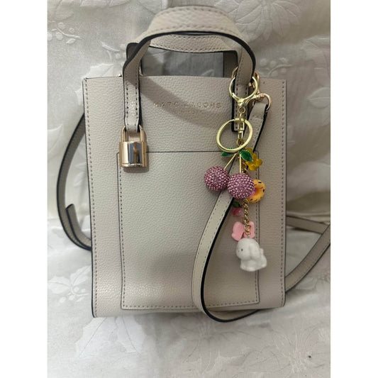 Pre-loved Marc Jacobs Tote Bag CREAM charm B-313