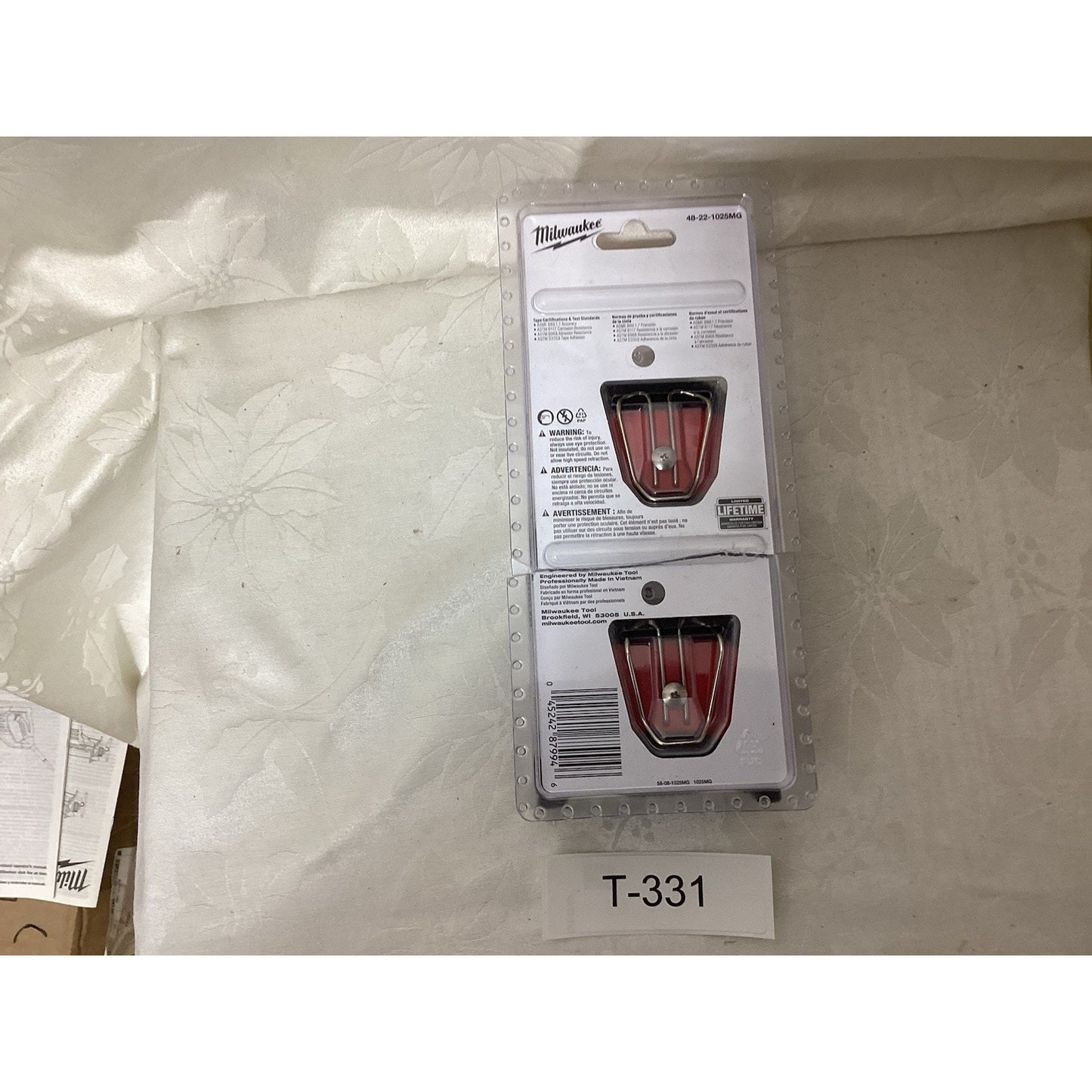 Milwaukee 25 ft Measuring Tape 2 Pack Magnetic Red/Black 48-22-1025MG T-331
