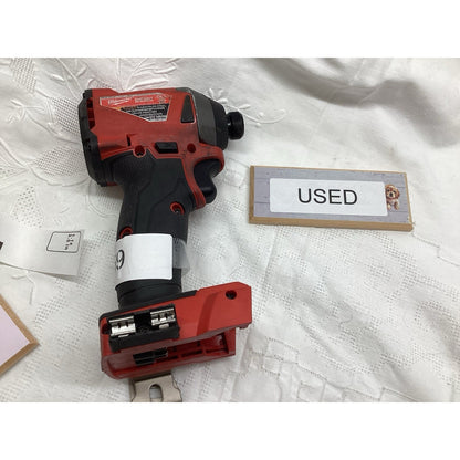 Milwaukee 2606-21L M18 18V Cordless Compact 1/2 in. Drill Driver T-659