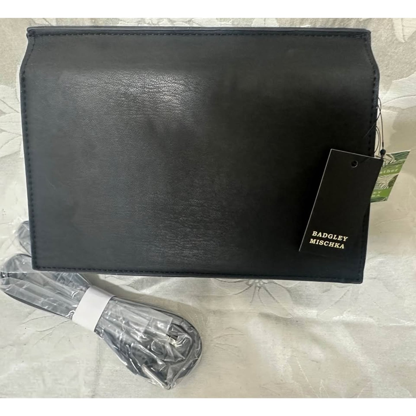NEWBadgley Mischka Black Crossbody Bag. B149