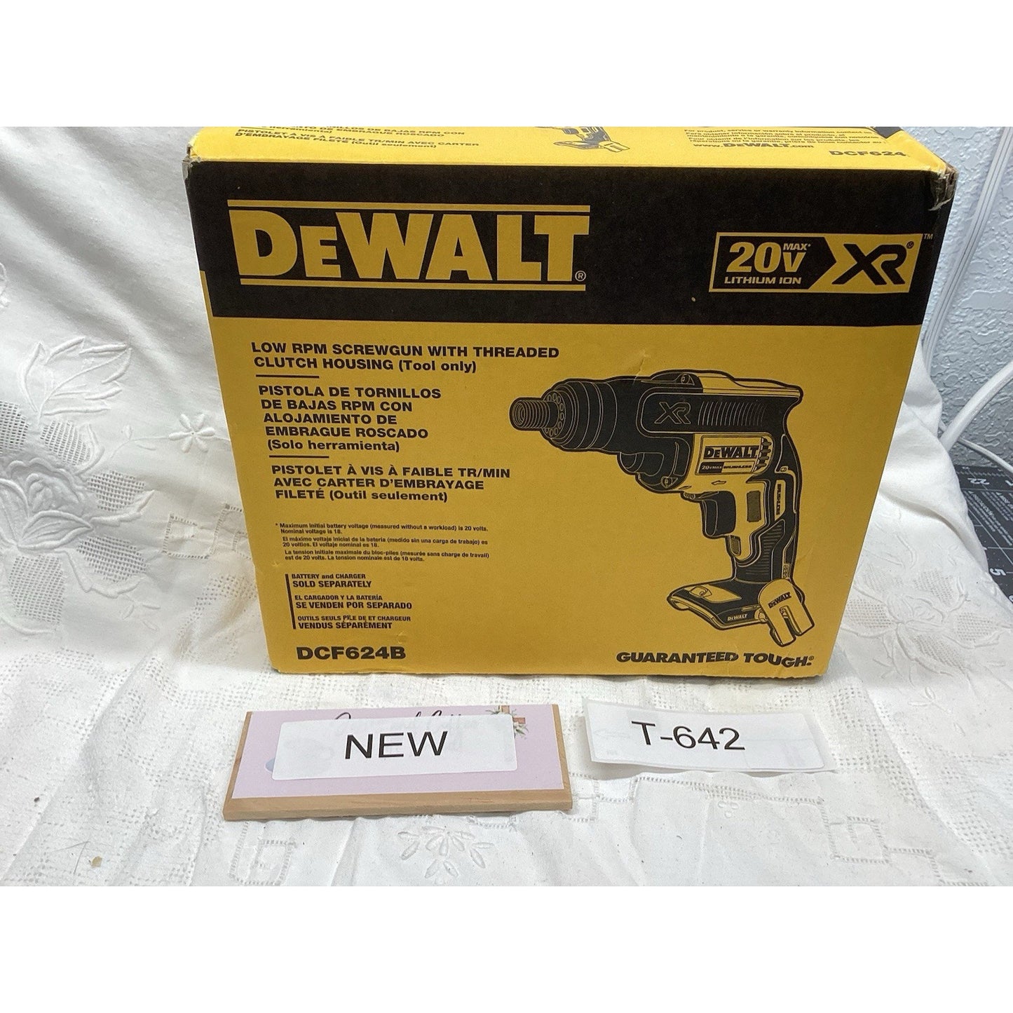 DEWALT 20V MAX XR Screw Gun with Threaded Clutch Housing DCF624B T-642