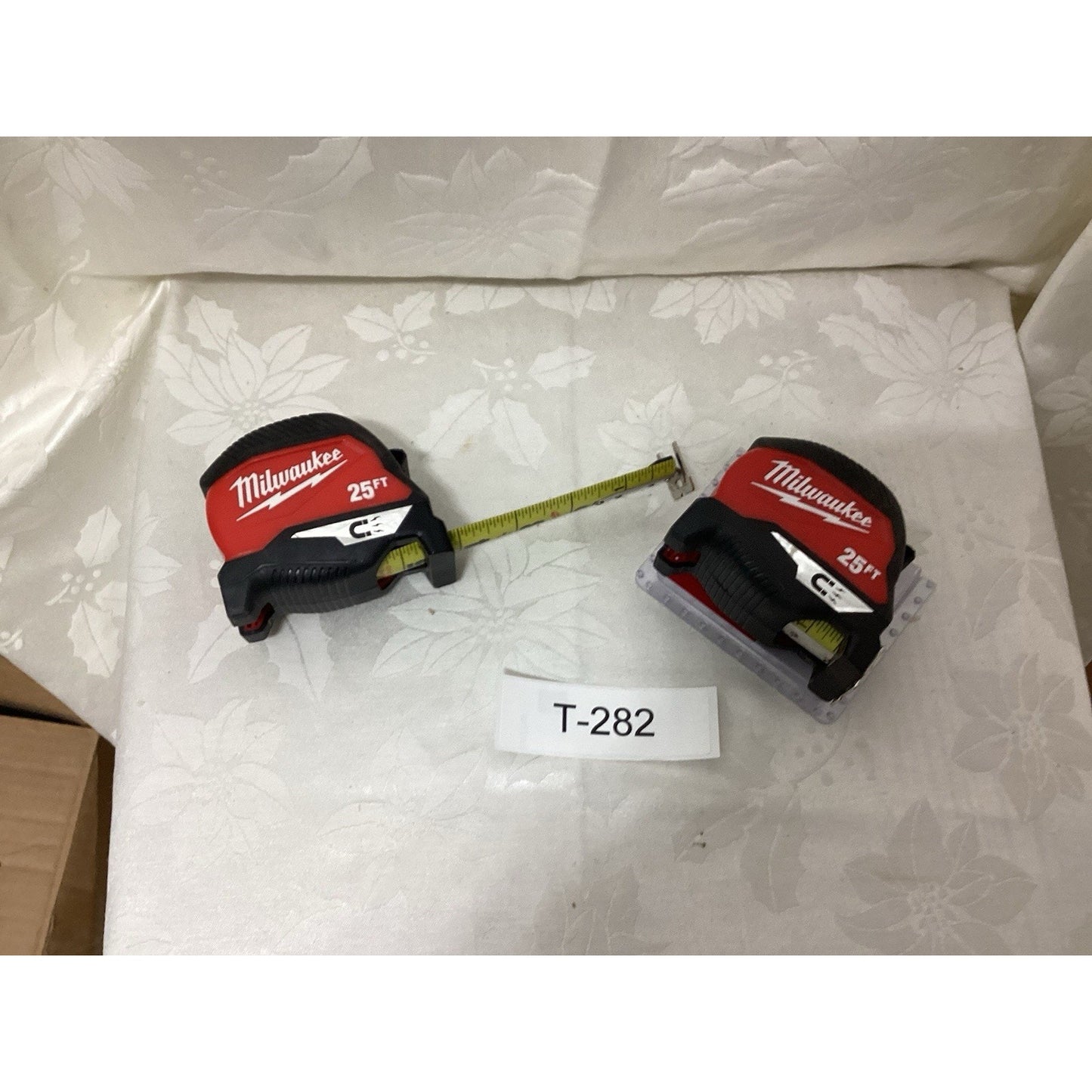 Milwaukee 25 ft Measuring Tape 2 Pack Retractable Belt Clip Red/Black T-282