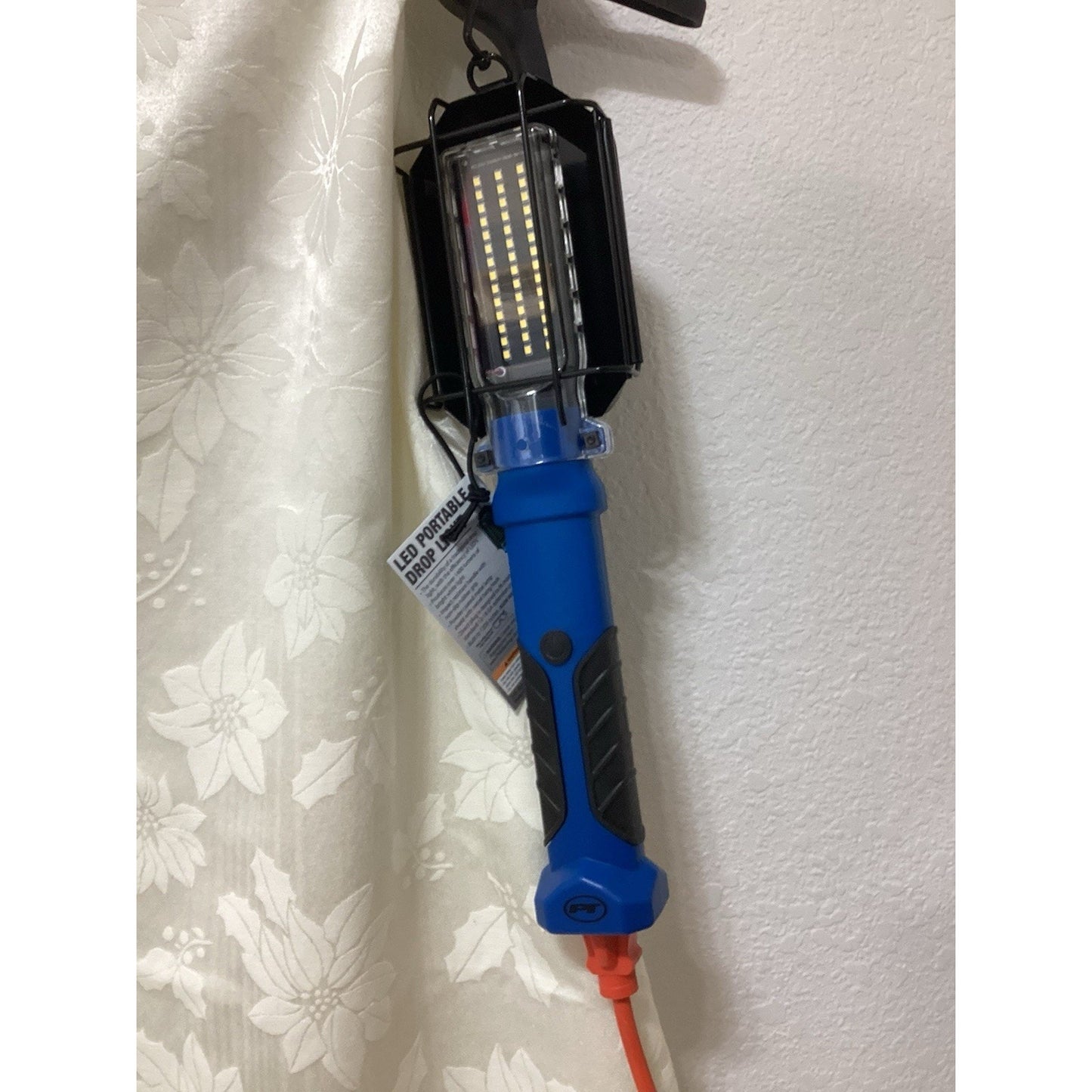 Performance Tool W2274 120V LED Work Light 30 LEDs Blue/Black Portable Hanging