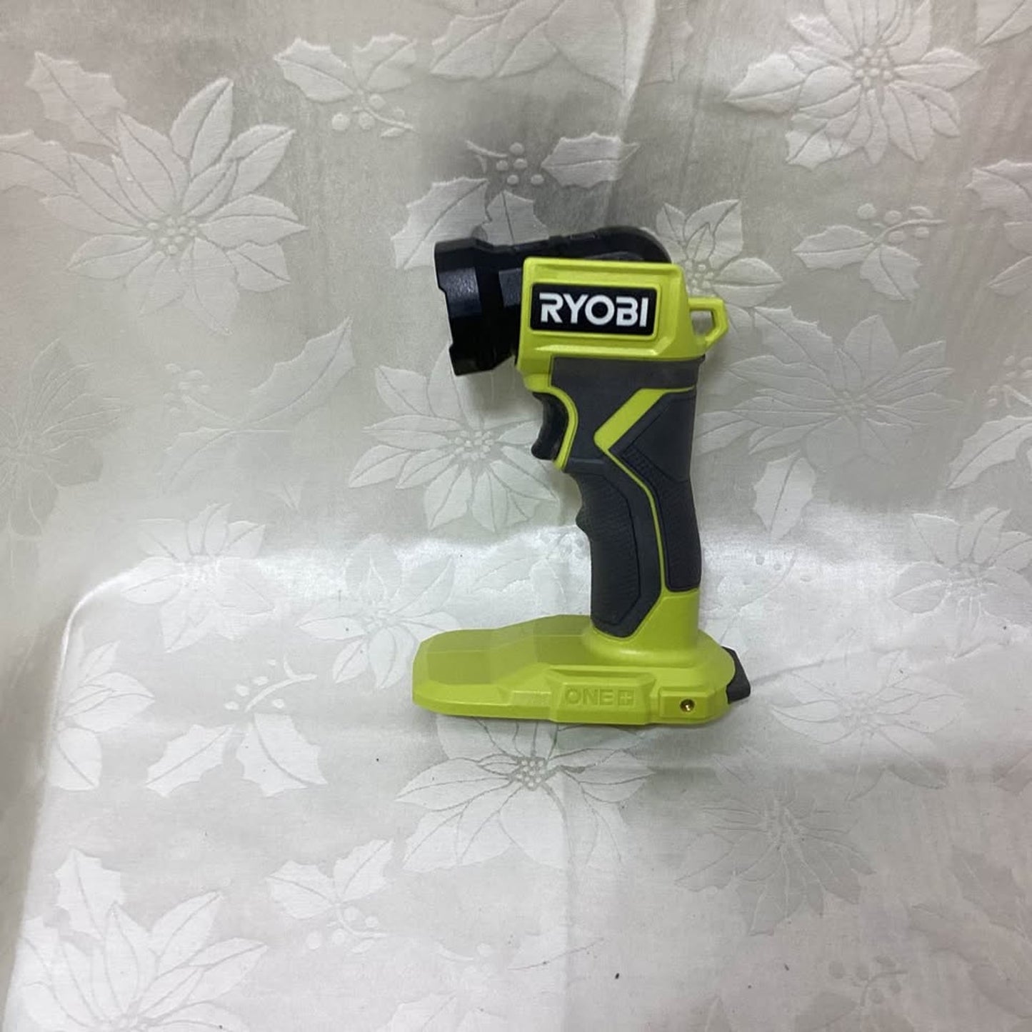 Ryobi ONE+ PCL660 adjustable flashlight T-581