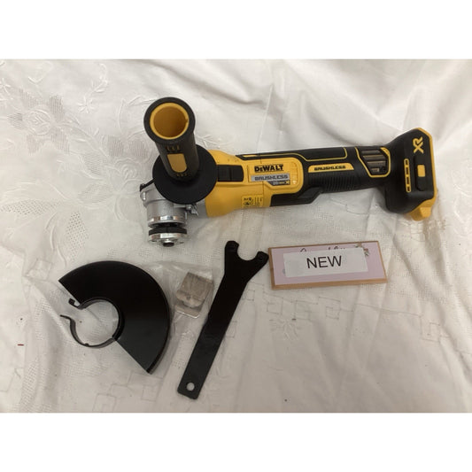 DeWALT DCG405B 20V MAX XR 4-1/2" Angle Grinder with Kickback Brake T-656
