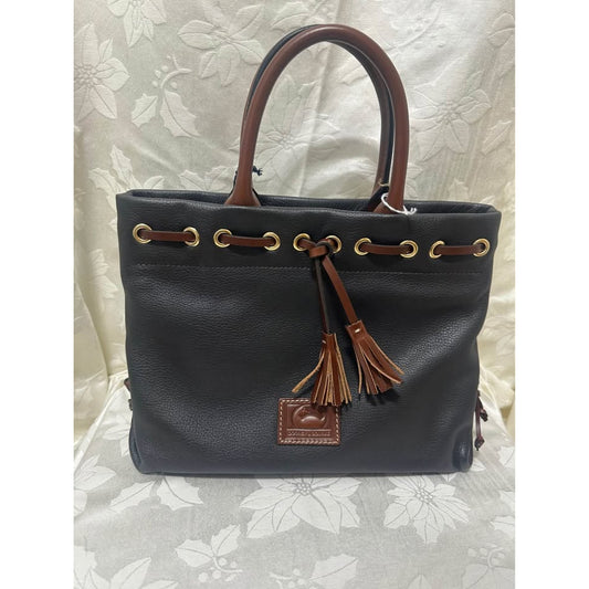 New Dooney & Bourke Tassel Tote Black Leather Handbag. B-285