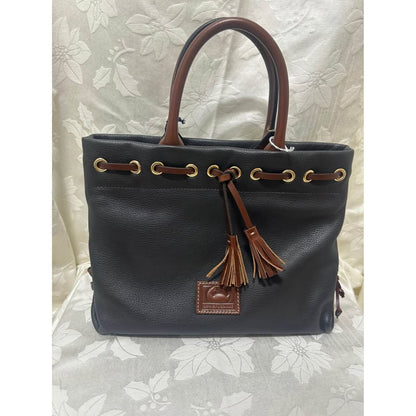 New Dooney & Bourke Tassel Tote Black Leather Handbag. B-285