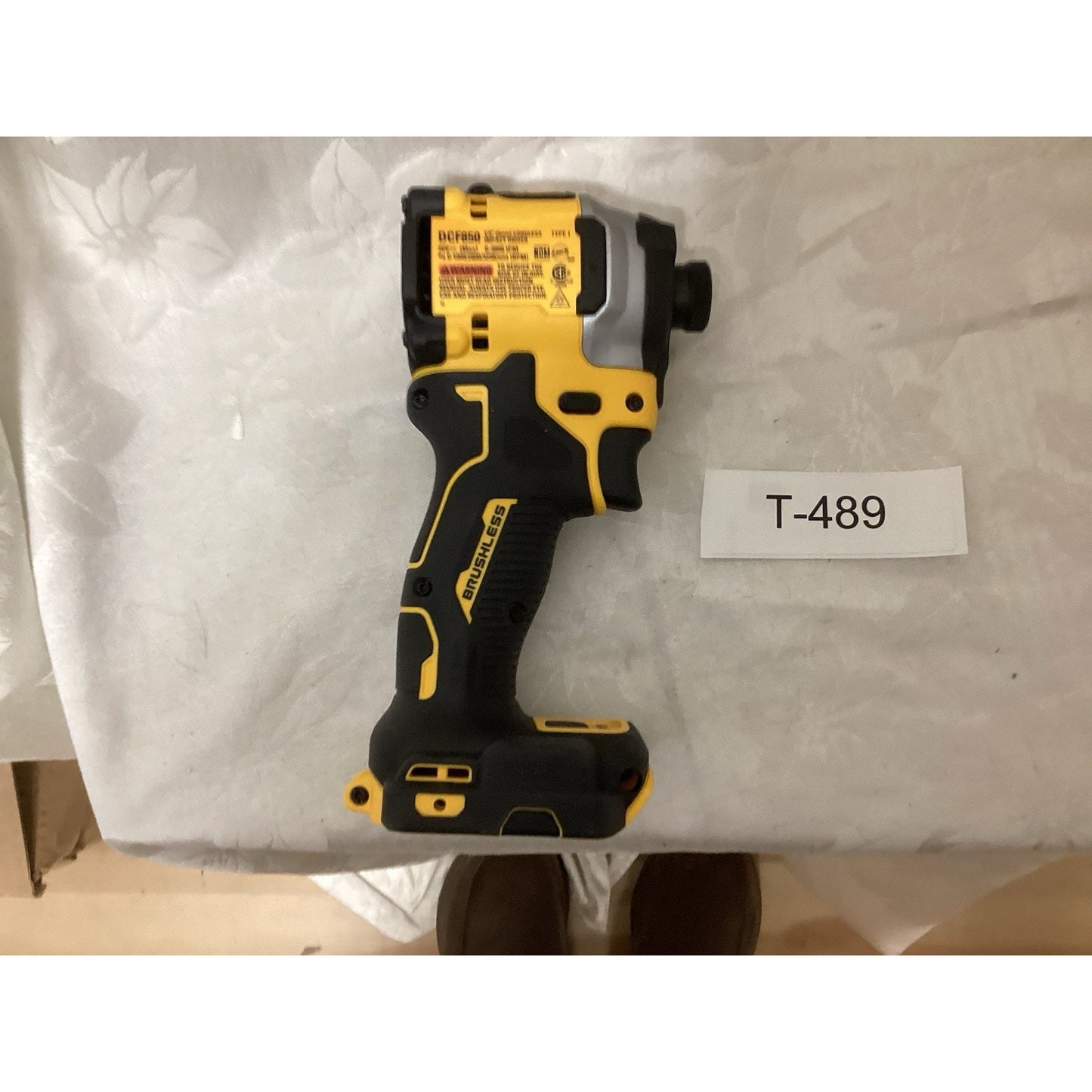 DEWALT DCF850B ATOMIC 20V MAX 1/4 inch Cordless Impact Driver T-489