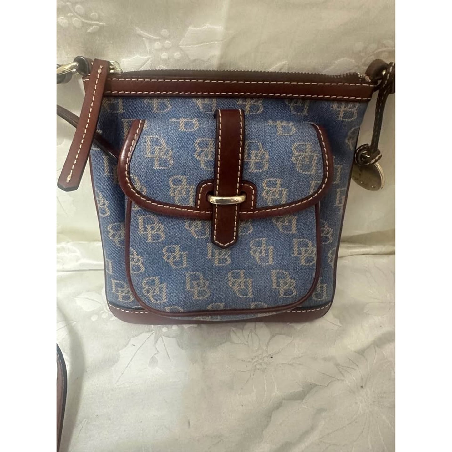 New Dooney & Bourke monogram crossbody bag. B-305