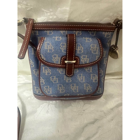 New Dooney & Bourke monogram crossbody bag. B-305