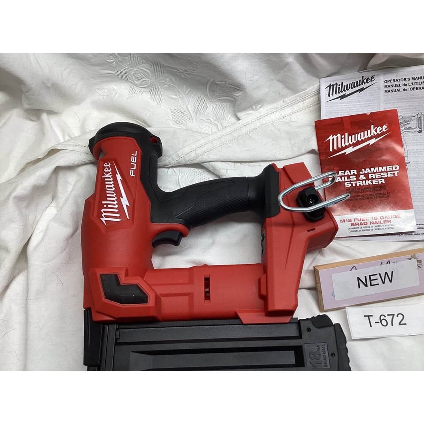 Milwaukee M18 FUEL 18 Gauge Brad Nailer T-672