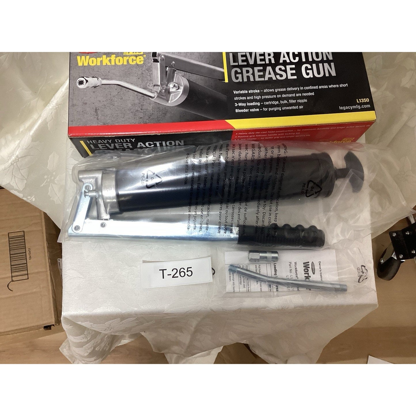 New Hand pump Grease Gun Still In Box T-265