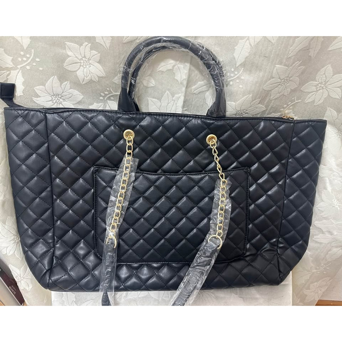 Gilda Paris Black Quilted Tote Bag Ex large. B146